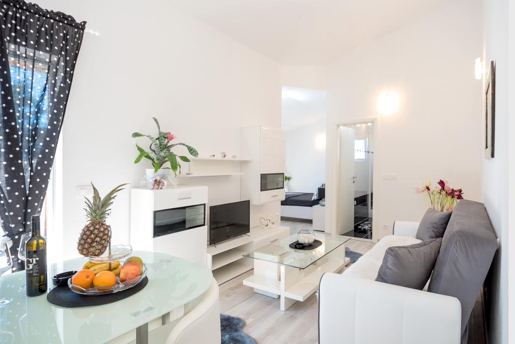 Apartment Antonio Baška Voda Exteriör bild